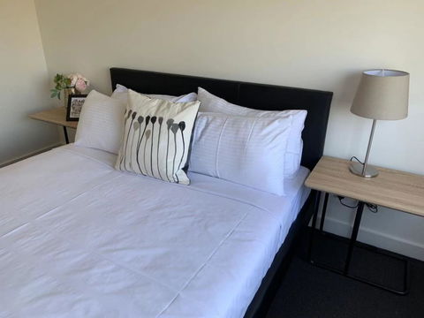 Delicate And Peaceful Bundoora Townhouse 12 - Accommodation Bookings 3