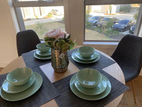 Delicate And Peaceful Bundoora Townhouse 12-R2 - Accommodation Bookings 0