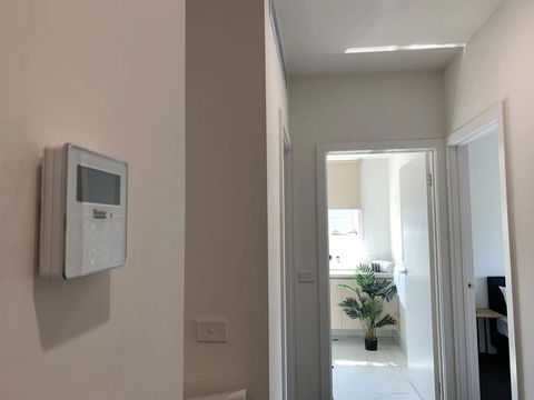 Delicate And Peaceful Bundoora Townhouse 20-R1 - Accommodation Bookings 0