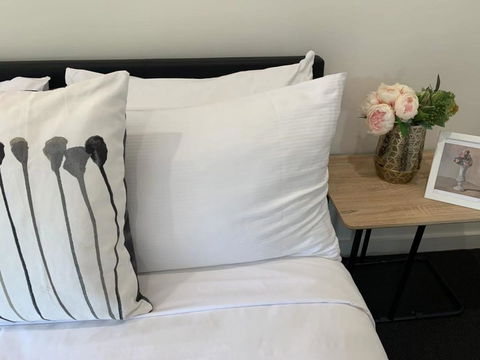 Delicate And Peaceful Bundoora Townhouse 20-R1 - Accommodation Bookings 1