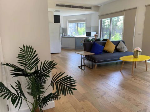 Delicate And Peaceful Bundoora Townhouse 20-R3 - Accommodation Bookings 0