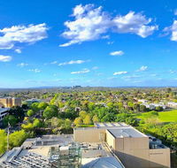Deluxe  Central Park  4B2B APT  BoxHill  Panorama