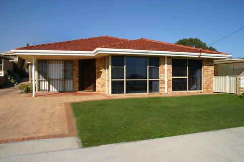 Denison Waterfront - Accommodation Bookings 0