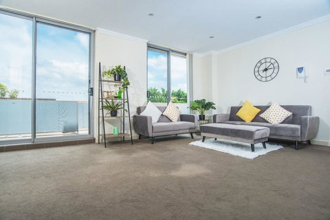 Designed Home Of Ultimate Convenience In Gordon - Accommodation Bookings 0