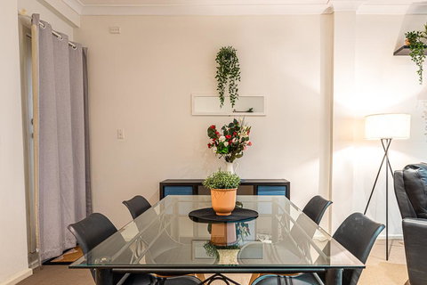 Designer Style Terrace In The Heart Of Surry Hills - Accommodation Bookings 3