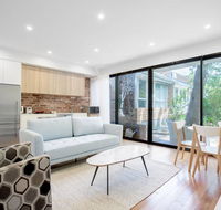 Designer Taste 2BR TownhouseHawthorn - Accommodation Bookings