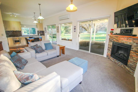 Dieudonne - Accommodation Bookings 0