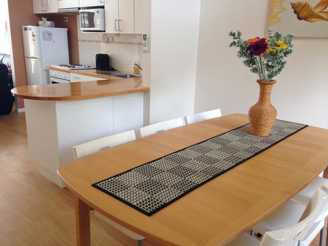 Dillon 7 - Accommodation Bookings 3