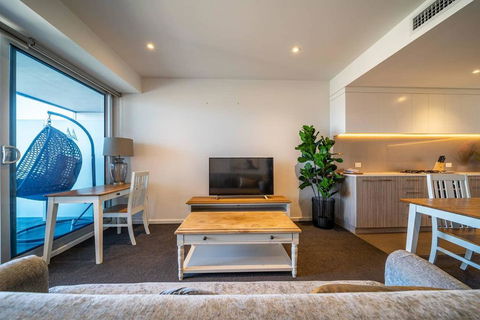 Divinity On Morphett - In The Heart Of The CBD - Free Wifi - Nespresso - Accommodation Bookings 3