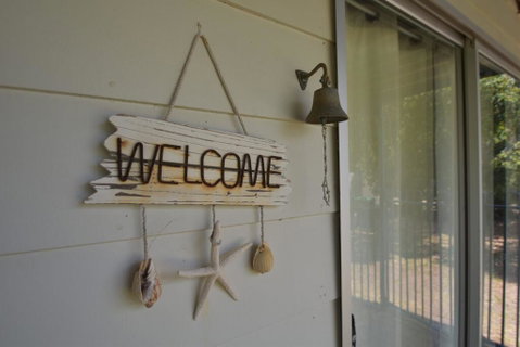 Dolphin Dreaming - 16 Dolphin Avenue - Accommodation Bookings 1