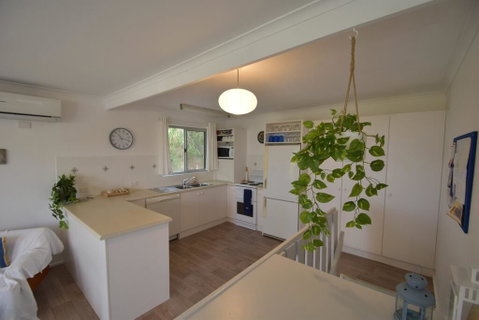 Dolphin Dreaming - 16 Dolphin Avenue - Accommodation Bookings 2