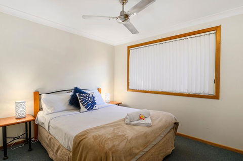 Dolphin Sands Holiday Cabins - Accommodation Bookings 2