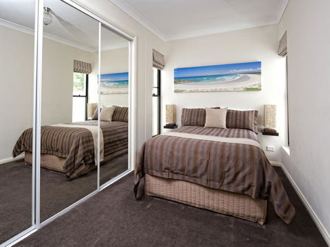 Dolphin Shores - Accommodation Bookings 1