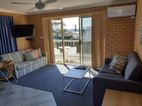 Dolphins Of Mollymook Motel And Fifth Green Apartments - Accommodation Bookings 3