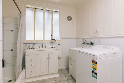 DOVESTONES BY THE SEA - INVERLOCH - Accommodation Bookings 2