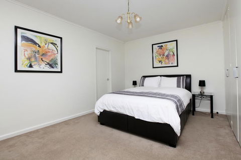 Downstairs In Hawthorn - Accommodation Bookings 0