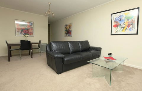 Downstairs In Hawthorn - Accommodation Bookings 2