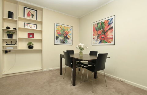 Downstairs In Hawthorn - Accommodation Bookings 1