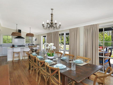 Duncraig House - Open Fireplace, Spa, Pet Friendly - Accommodation Bookings 2