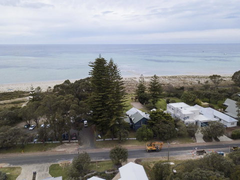 Dunsborough Beachouse YHA - Accommodation Bookings 1