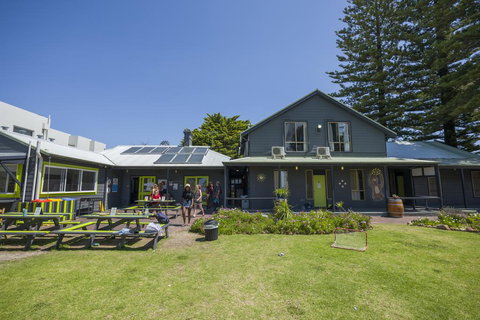 Dunsborough Beachouse YHA - Accommodation Bookings 0