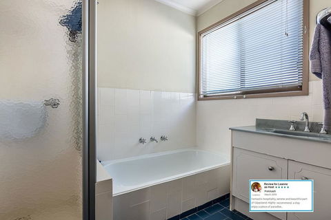 Eagle Bay Cottage - Accommodation Bookings 2