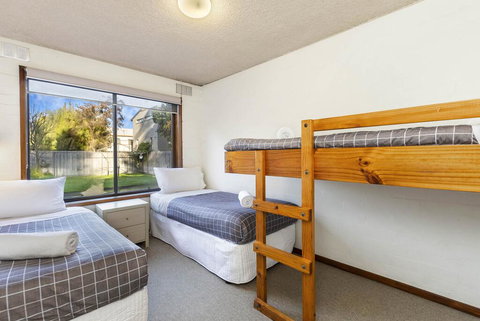 Eastern Beach Units #3 - Accommodation Bookings 1