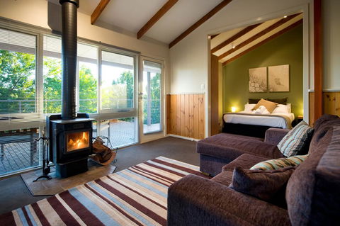 Eastern View Studio - Accommodation Bookings 1