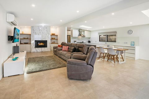 Easy Living Bayside Accommodation - Accommodation Bookings 1