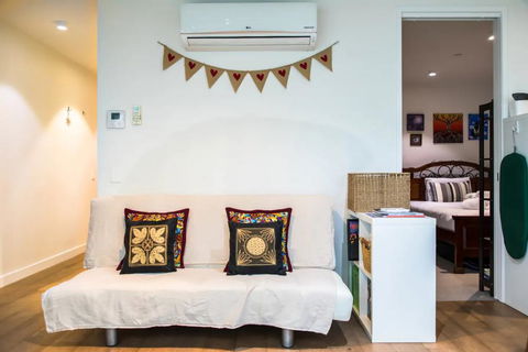 Eclectic 1 Bedroom South Yarra Hideaway - Accommodation Bookings 1