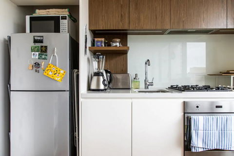 Eclectic 1 Bedroom South Yarra Hideaway - Accommodation Bookings 3
