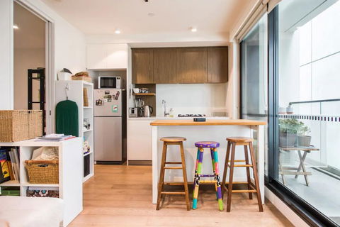 Eclectic 1 Bedroom South Yarra Hideaway - Accommodation Bookings 2