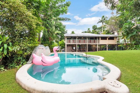 Edge Hill Holiday Home / Cairns - Accommodation Bookings 1