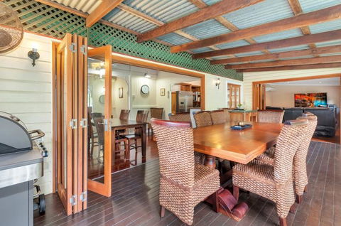 Edge Hill Holiday Home / Cairns - Accommodation Bookings 3