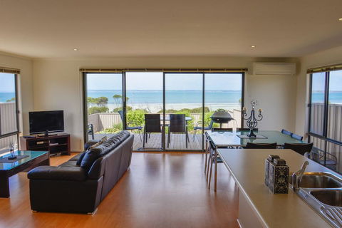 Edgewater Escape - Accommodation Bookings 3