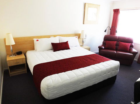 Edinburgh Motor Inn - Accommodation Bookings 1