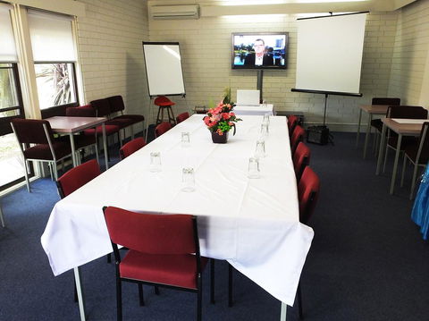 Edinburgh Motor Inn - Accommodation Bookings 3