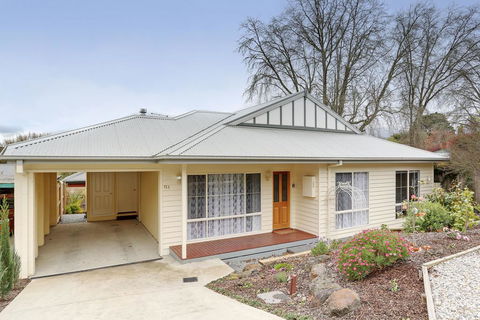 Edwards Rose - Accommodation Bookings 0
