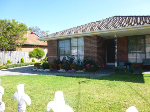 Effie Court - Accommodation Bookings 2