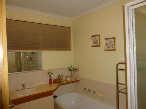 Effie Court - Accommodation Bookings 3