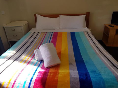 El Lago Tourist Park - Accommodation Bookings 1