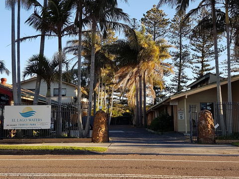 El Lago Tourist Park - Accommodation Bookings 0
