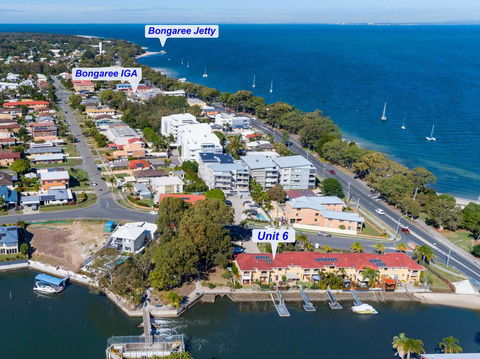 Elegant Waterfront Gem Where The Ocean Meets The Canal! - Accommodation Bookings 1