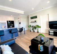 Elegantly Appointed BRAND NEW Luxurious Apartment - Accommodation Bookings