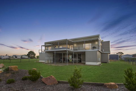 Elevation - Waterviews In Newlands Arm - Accommodation Bookings 0
