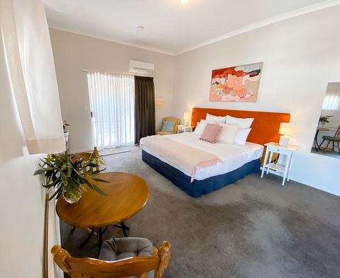 EM Apartment - Accommodation Bookings 1