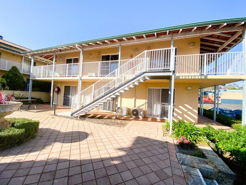 EM Apartment - Accommodation Bookings 3
