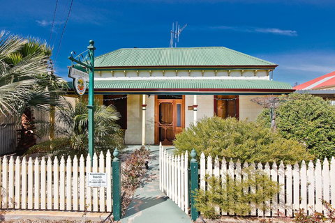 Emaroo Cottages Broken Hill - Accommodation Bookings 0