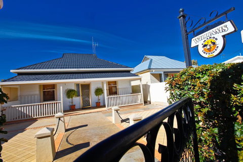Emaroo Cottages Broken Hill - Accommodation Bookings 2