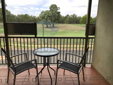 Emerald Executive Apartments - Accommodation Bookings 1